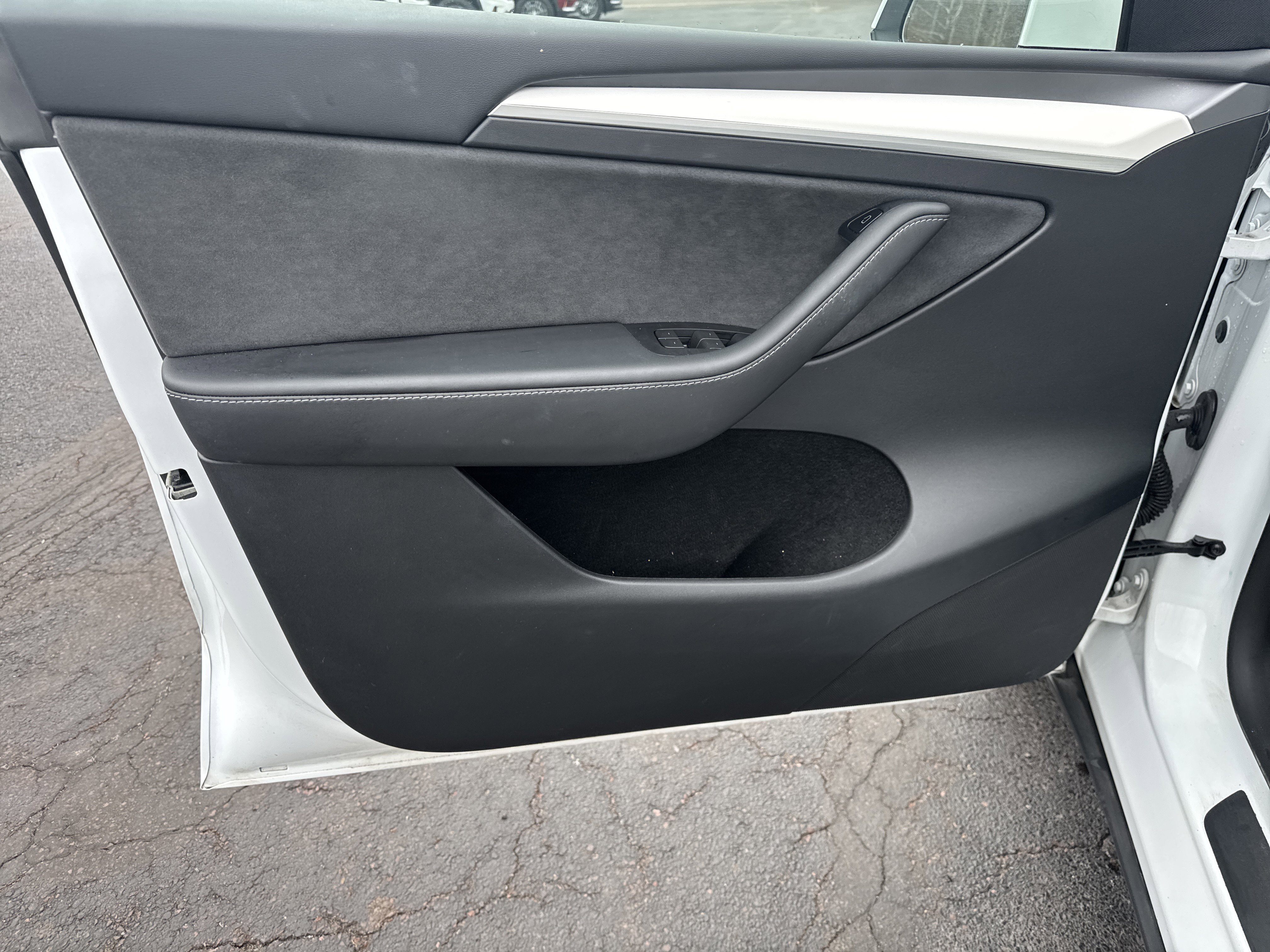 Used 2023 Tesla Model Y Long Range image 20