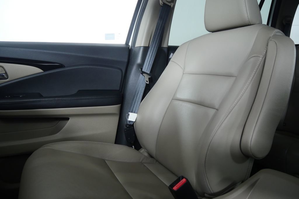 Used 2017 Honda Pilot Touring image 30