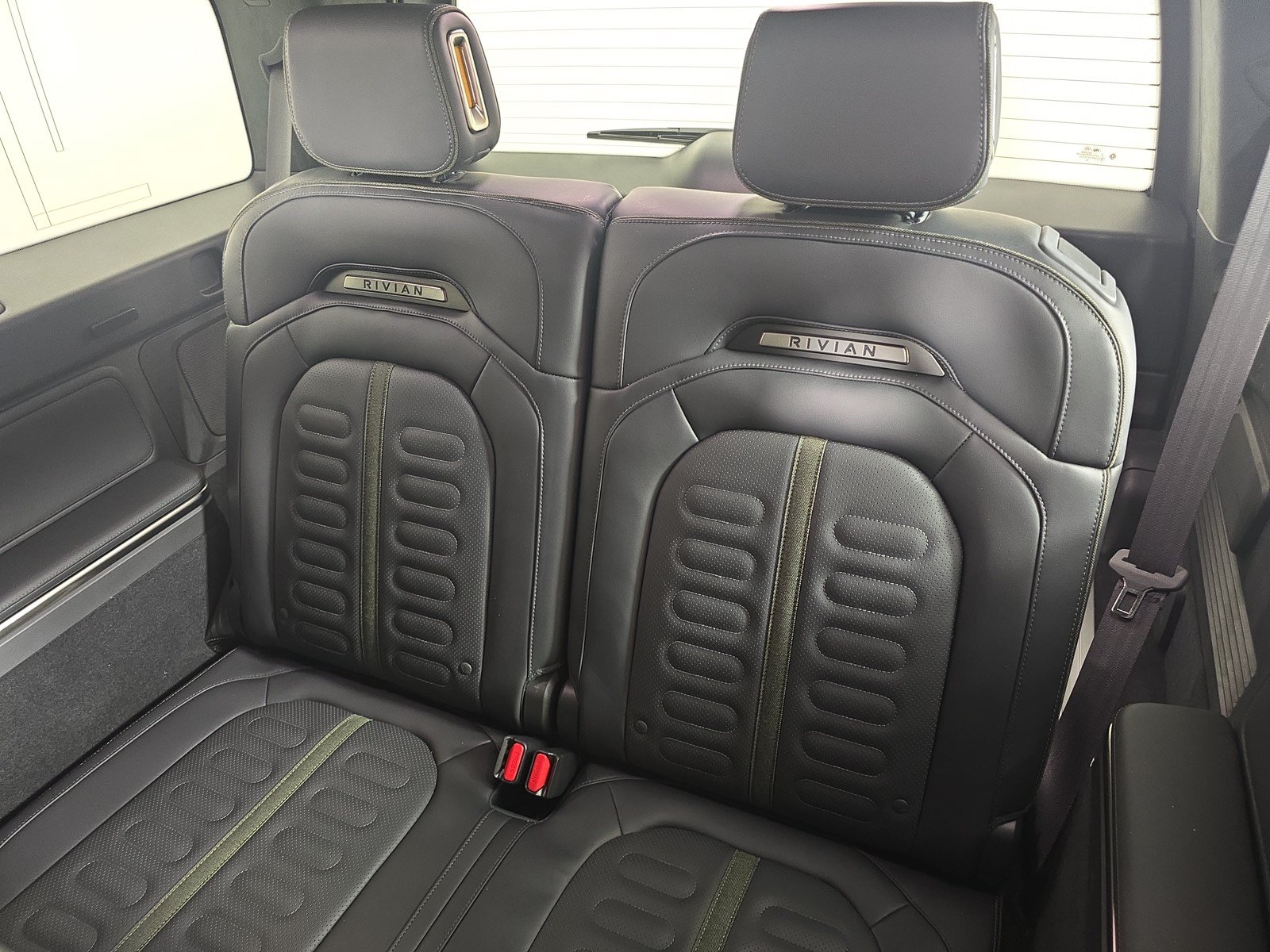Used 2024 Rivian R1S Adventure AWD/4WD image 22