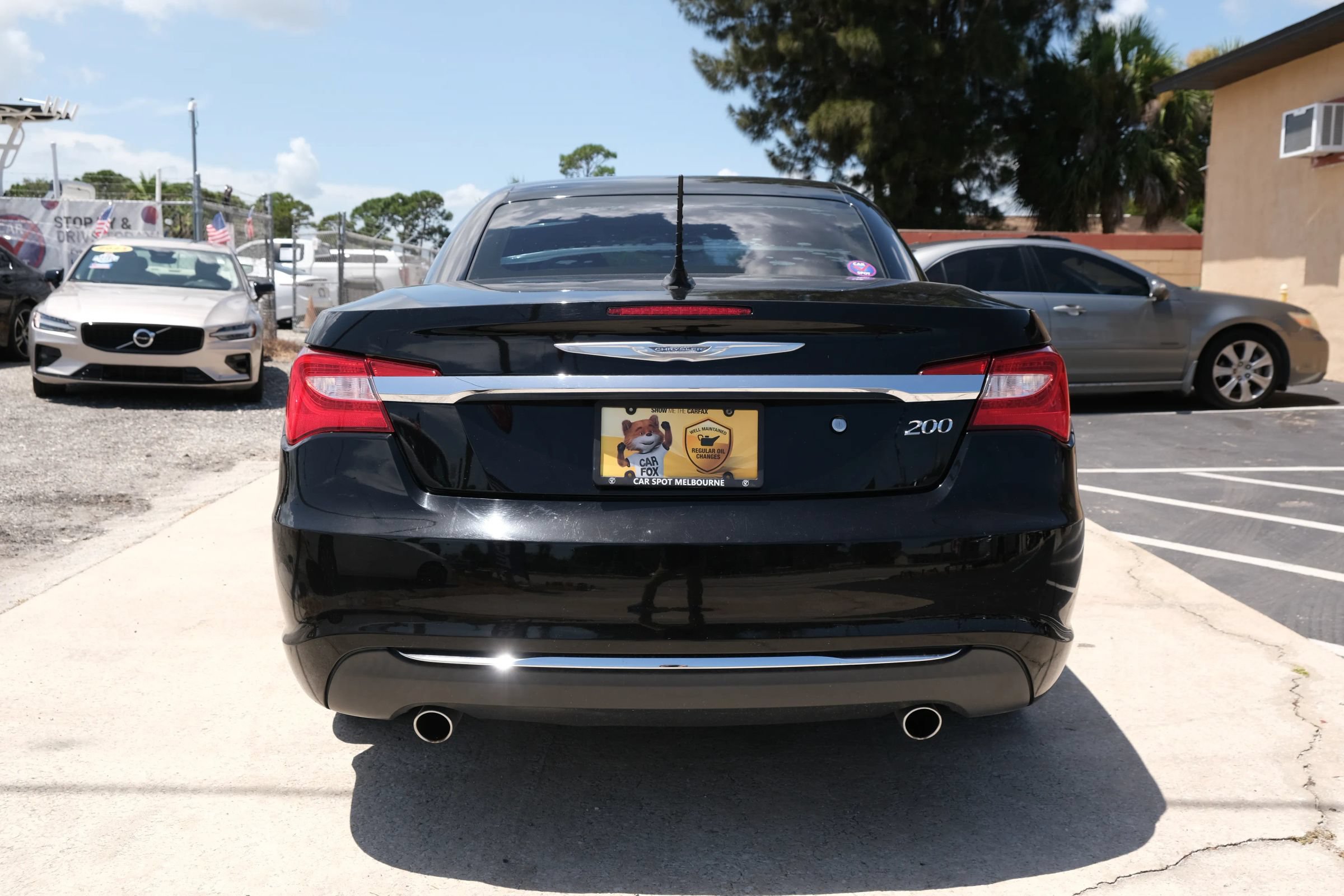 Used 2011 Chrysler 200 Limited FWD image 6