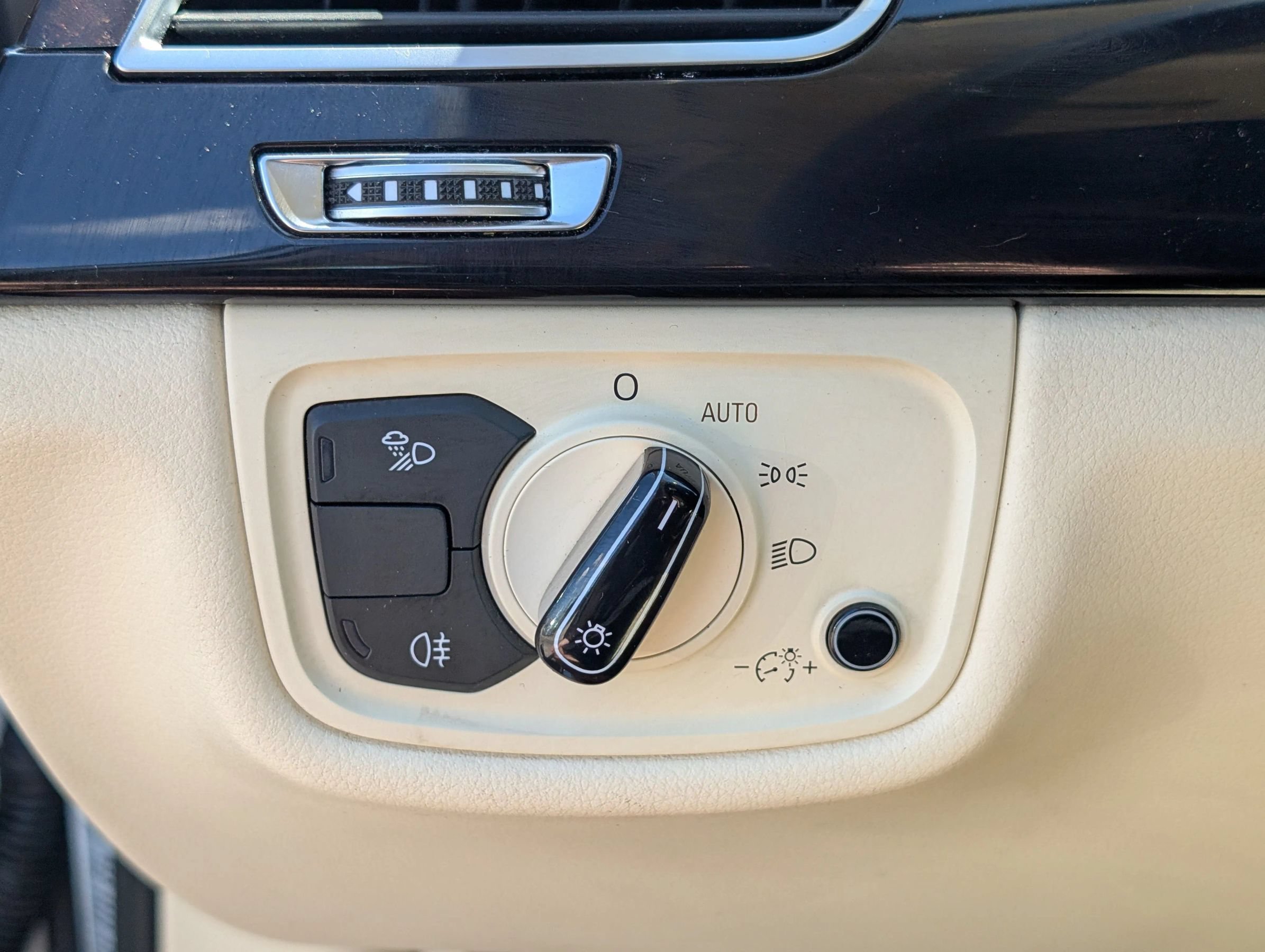 Used 2014 Audi A8 L TDI AWD/4WD image 20