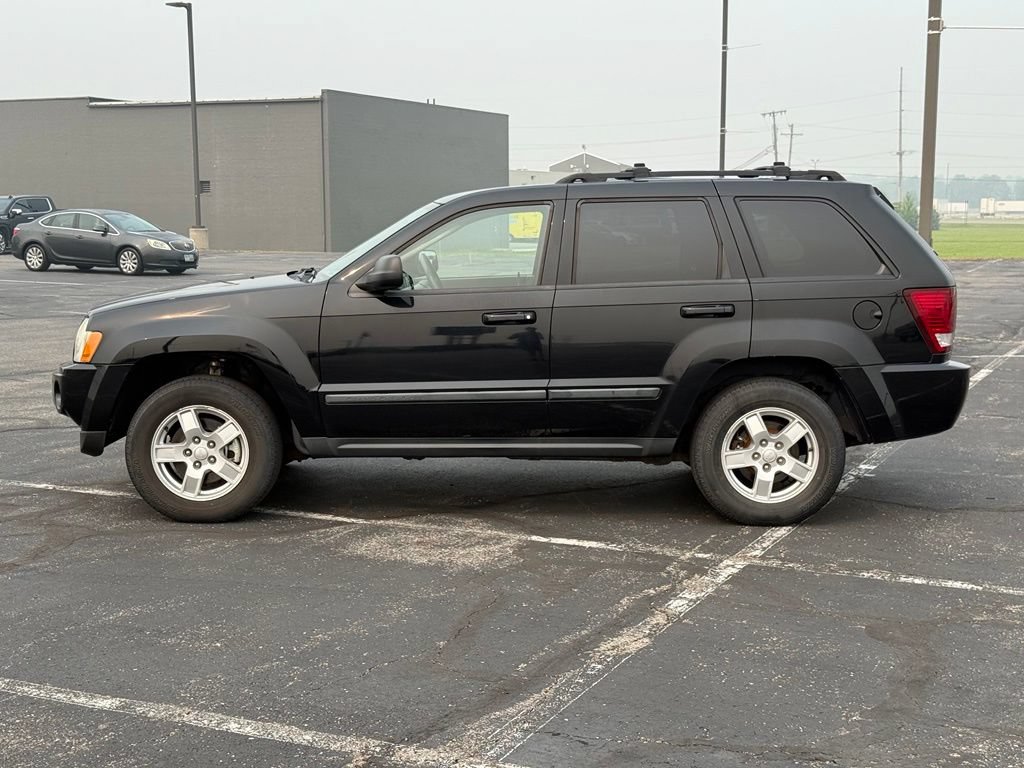 Used 2007 Jeep Grand Cherokee Laredo w/ Cargo Convenience Group AWD/4WD image 5