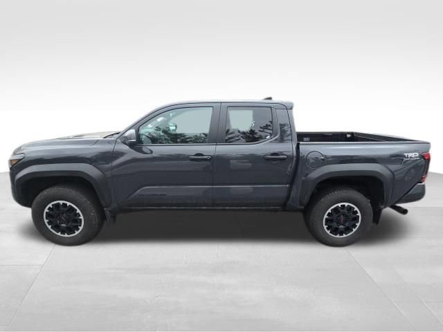 Used 2024 Toyota Tacoma TRD Off-Road w/ TRD Off Road Premium Package image 3
