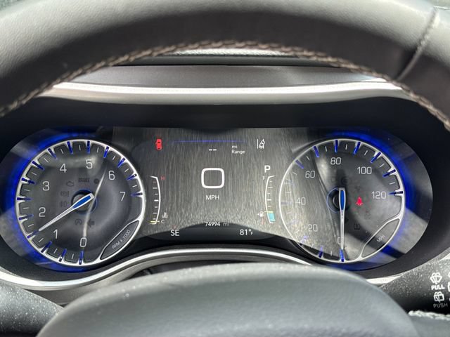 Used 2024 Chrysler Pacifica Touring-L FWD image 17