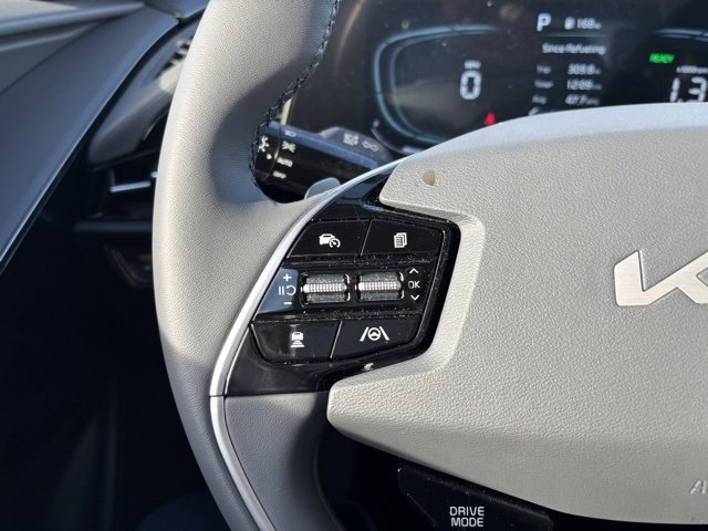 Used 2025 Kia Niro EX image 15