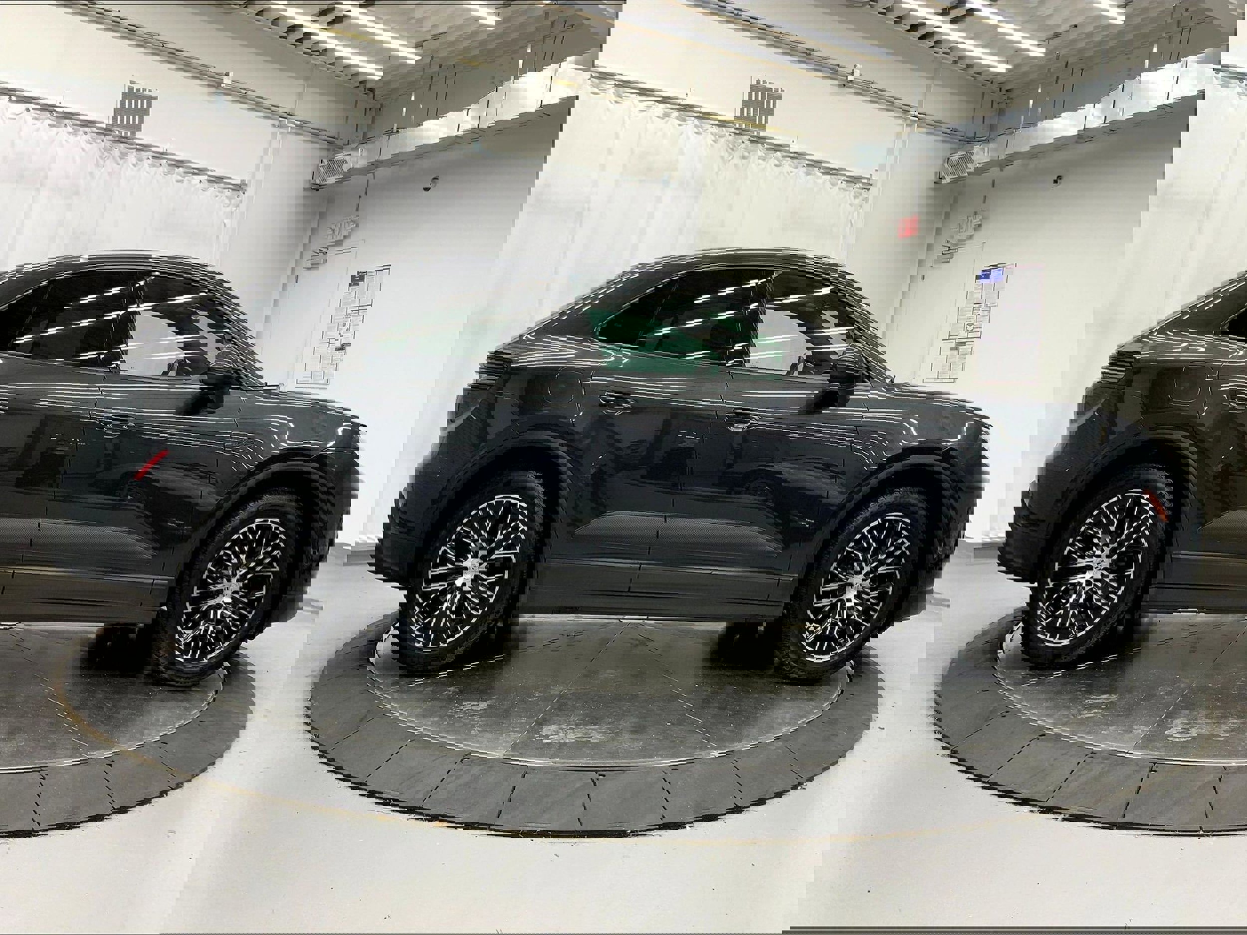 Used 2025 Porsche Macan Electric image 8