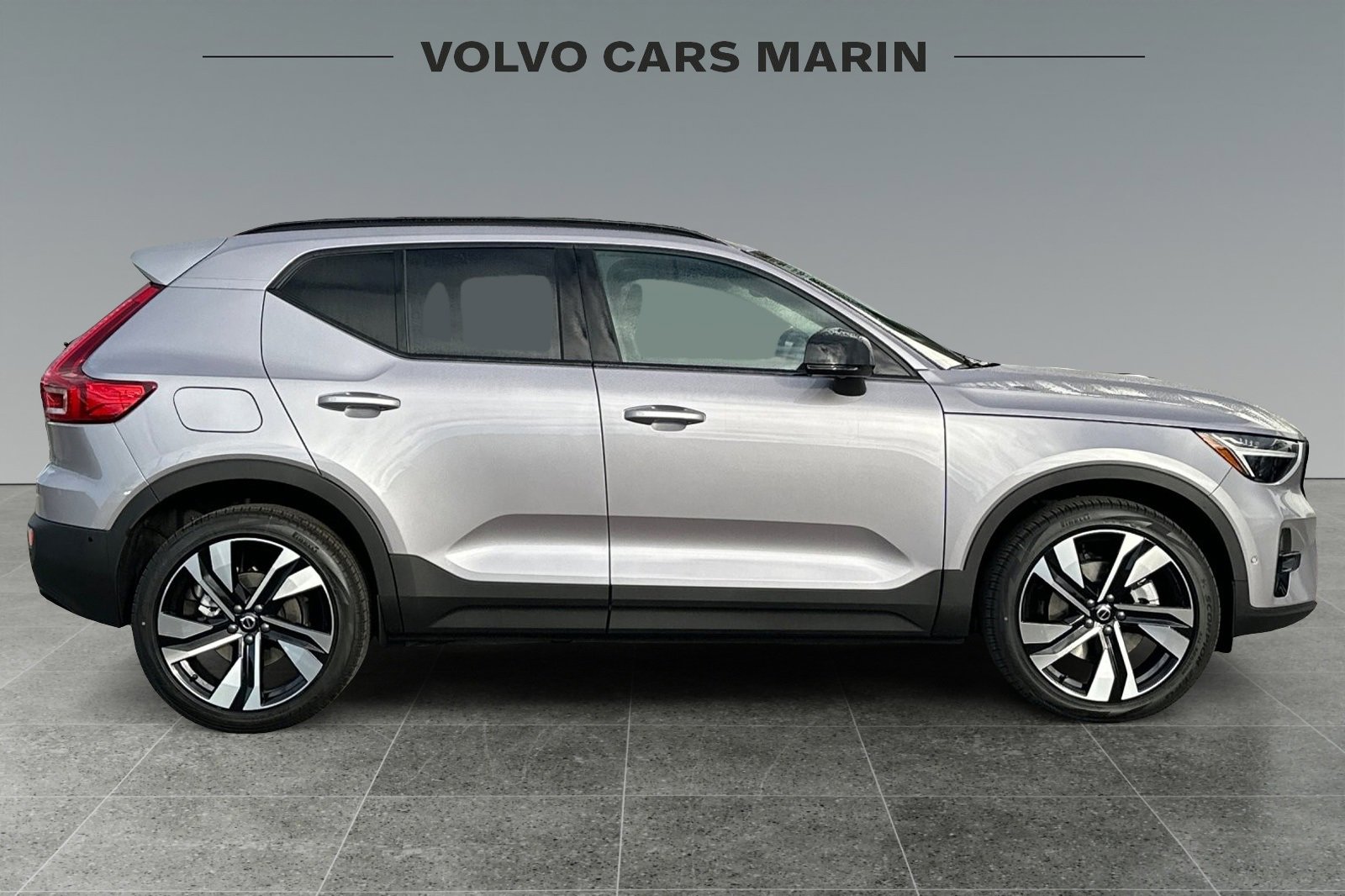 New 2026 Volvo XC40 B5 Plus w/ Climate Package image 8