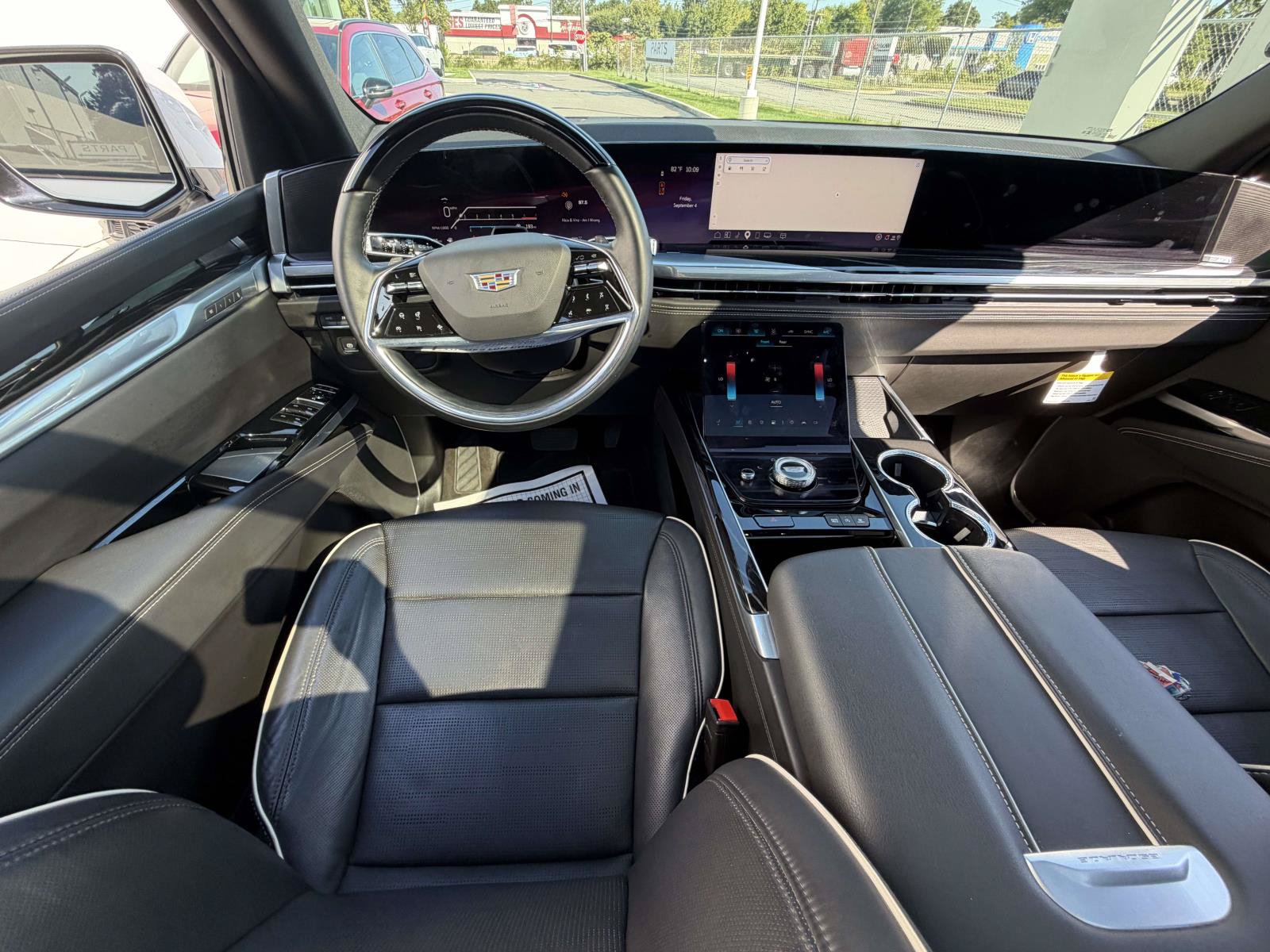 Certified 2025 Cadillac Escalade Sport w/ LPO, ONYX Package AWD/4WD image 15