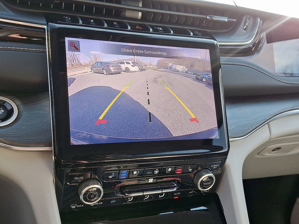 Used 2023 Jeep Grand Cherokee Overland image 4