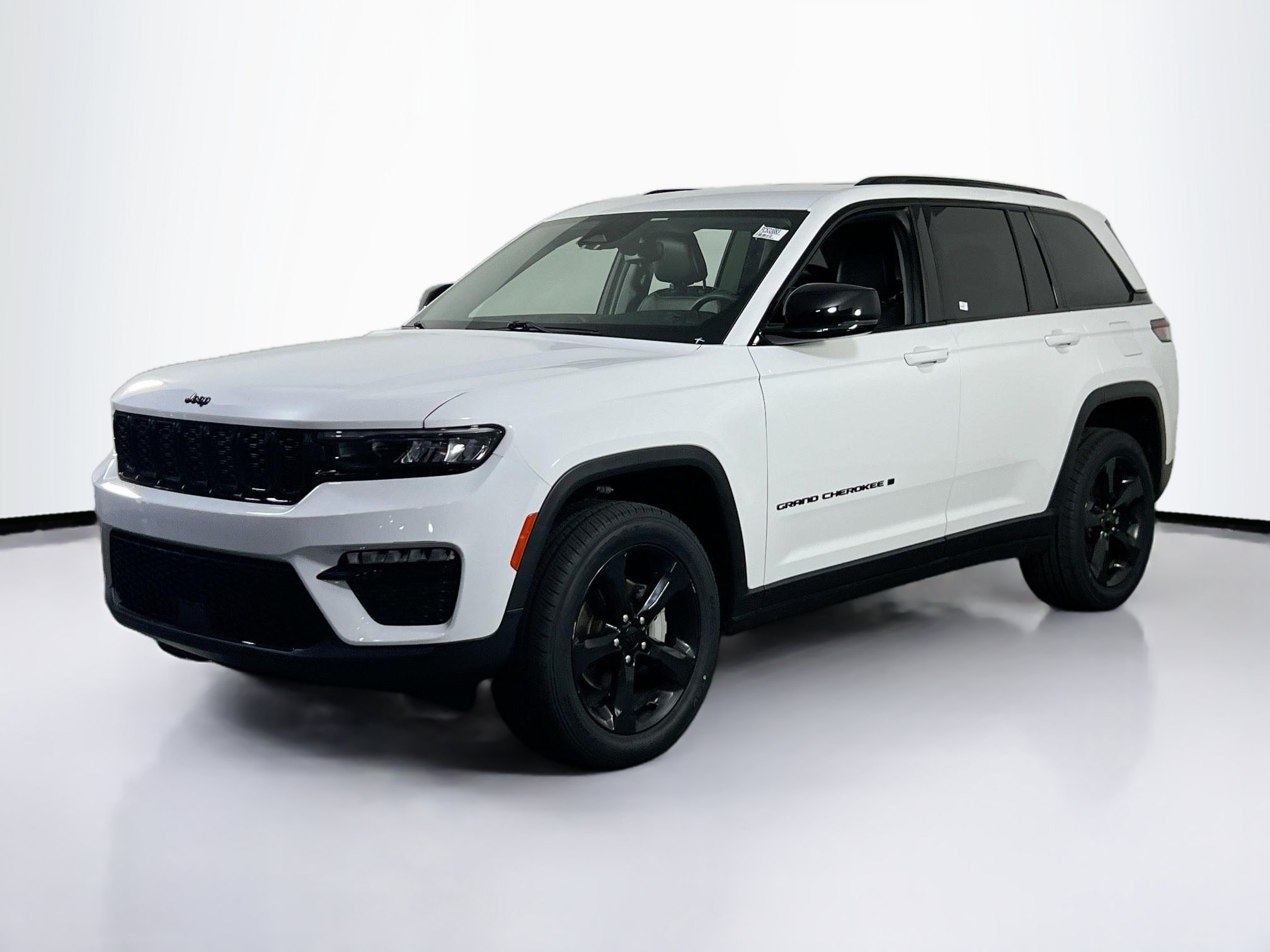 Used 2023 Jeep Grand Cherokee Limited w/ Black Appearance Package