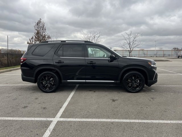 New 2025 Honda Pilot Touring image 10