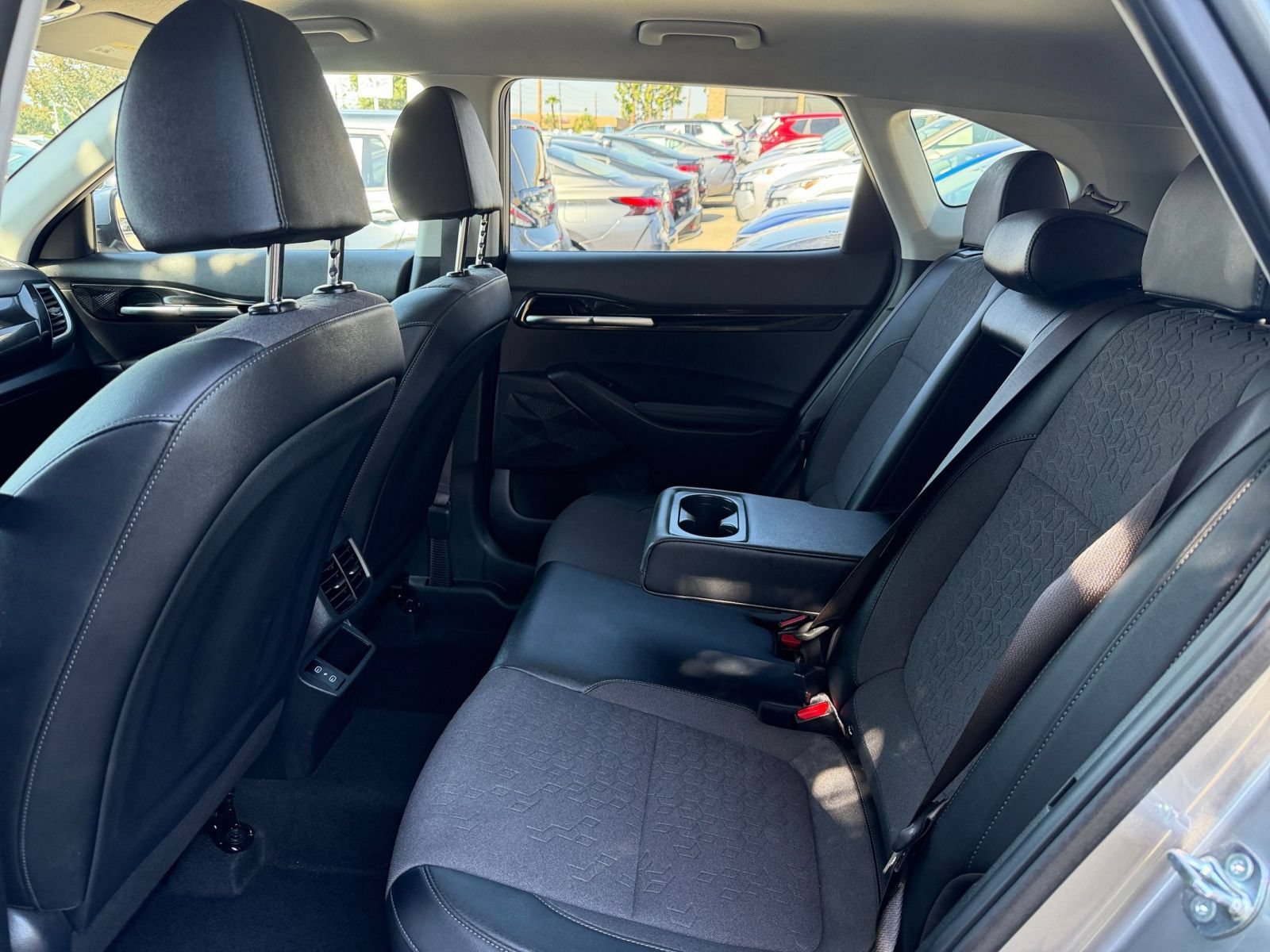 Used 2025 Kia Seltos S FWD image 27