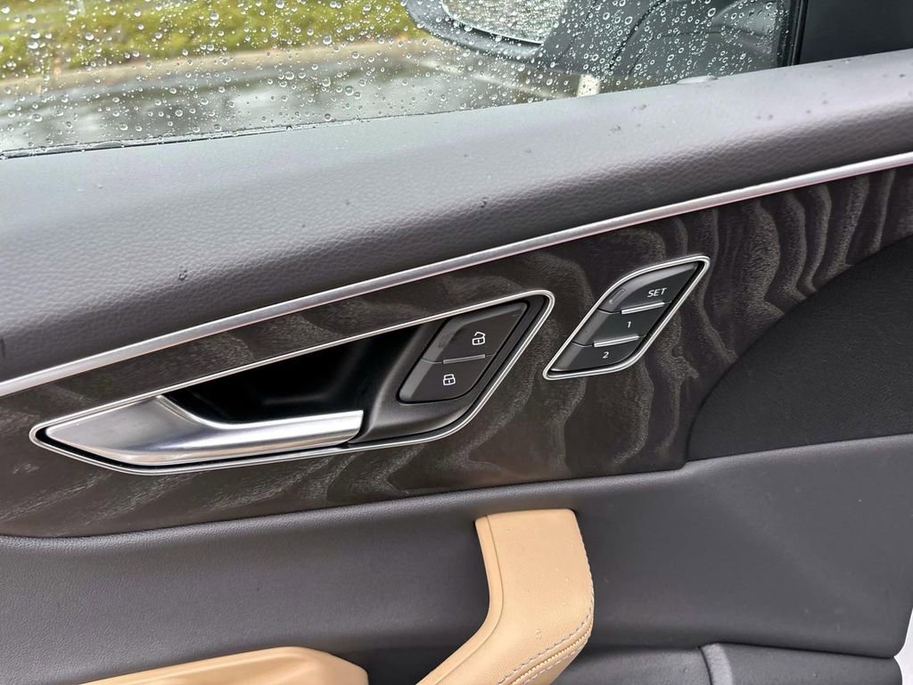 Certified 2025 Audi Q8 Premium Plus w/ Premium Plus Package image 12