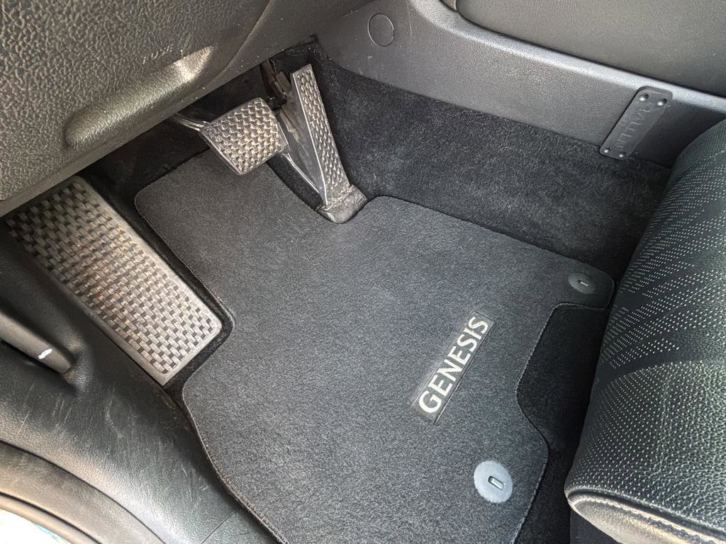 Used 2023 Genesis GV80 2.5T w/ Prestige 20" Package image 51