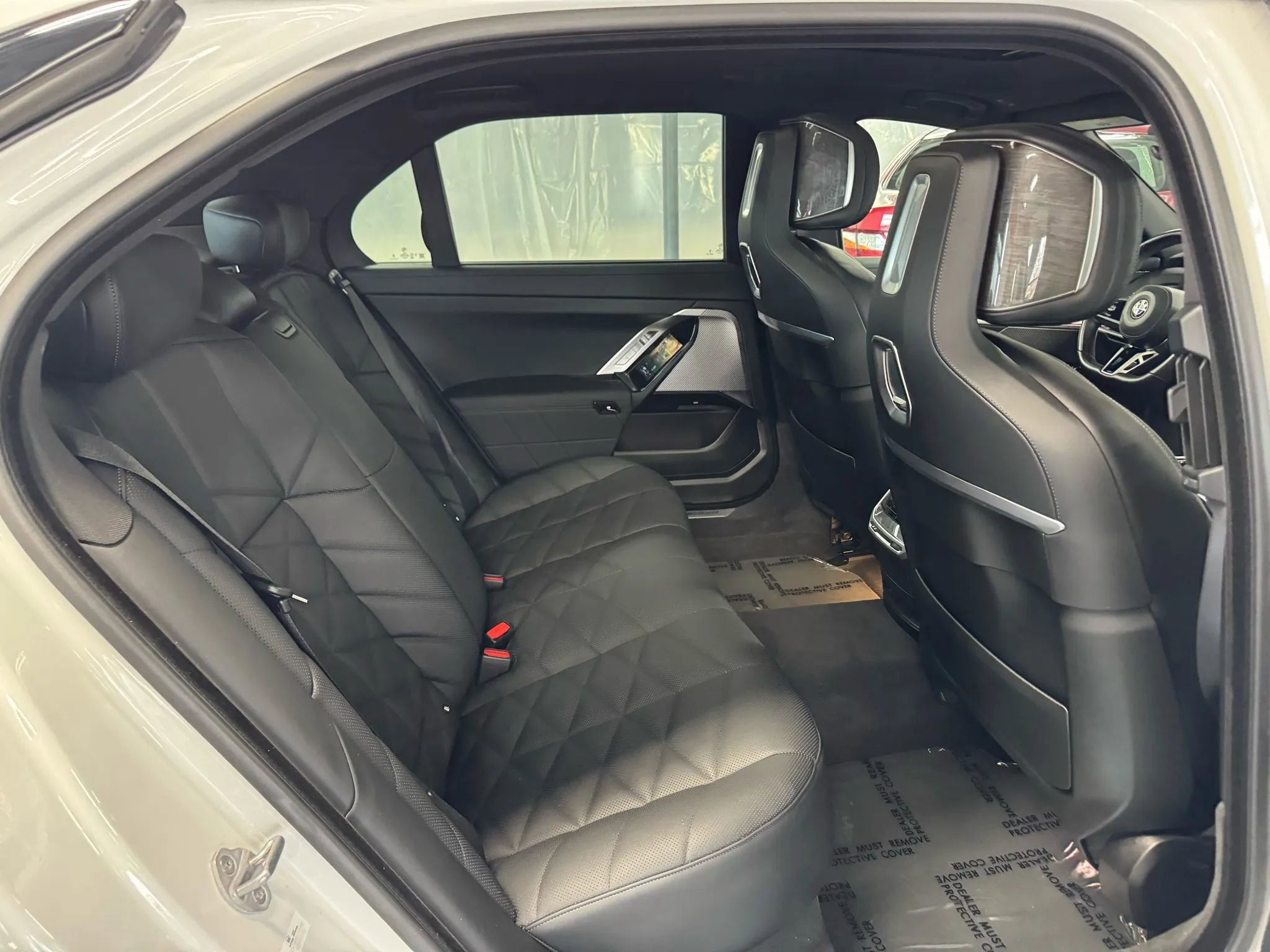 Used 2024 BMW 740i image 37