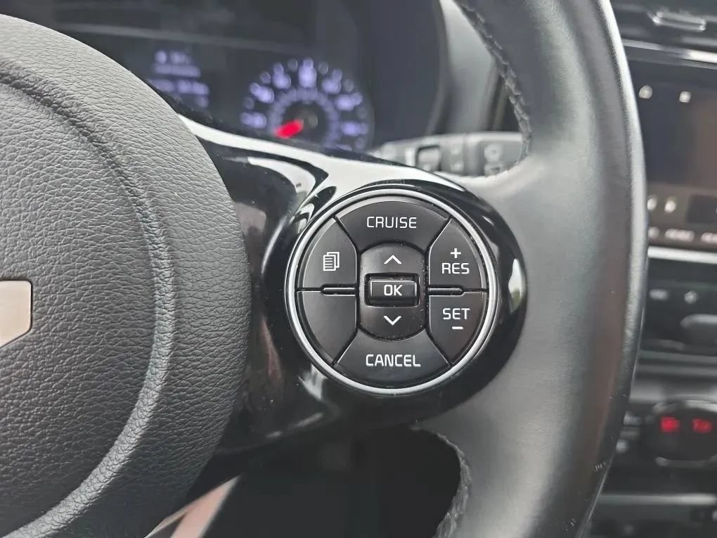 Used 2022 Kia Soul GT-Line FWD image 21