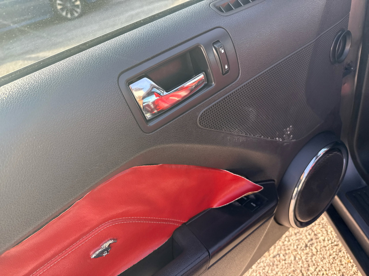 Used 2010 Ford Mustang GT image 13