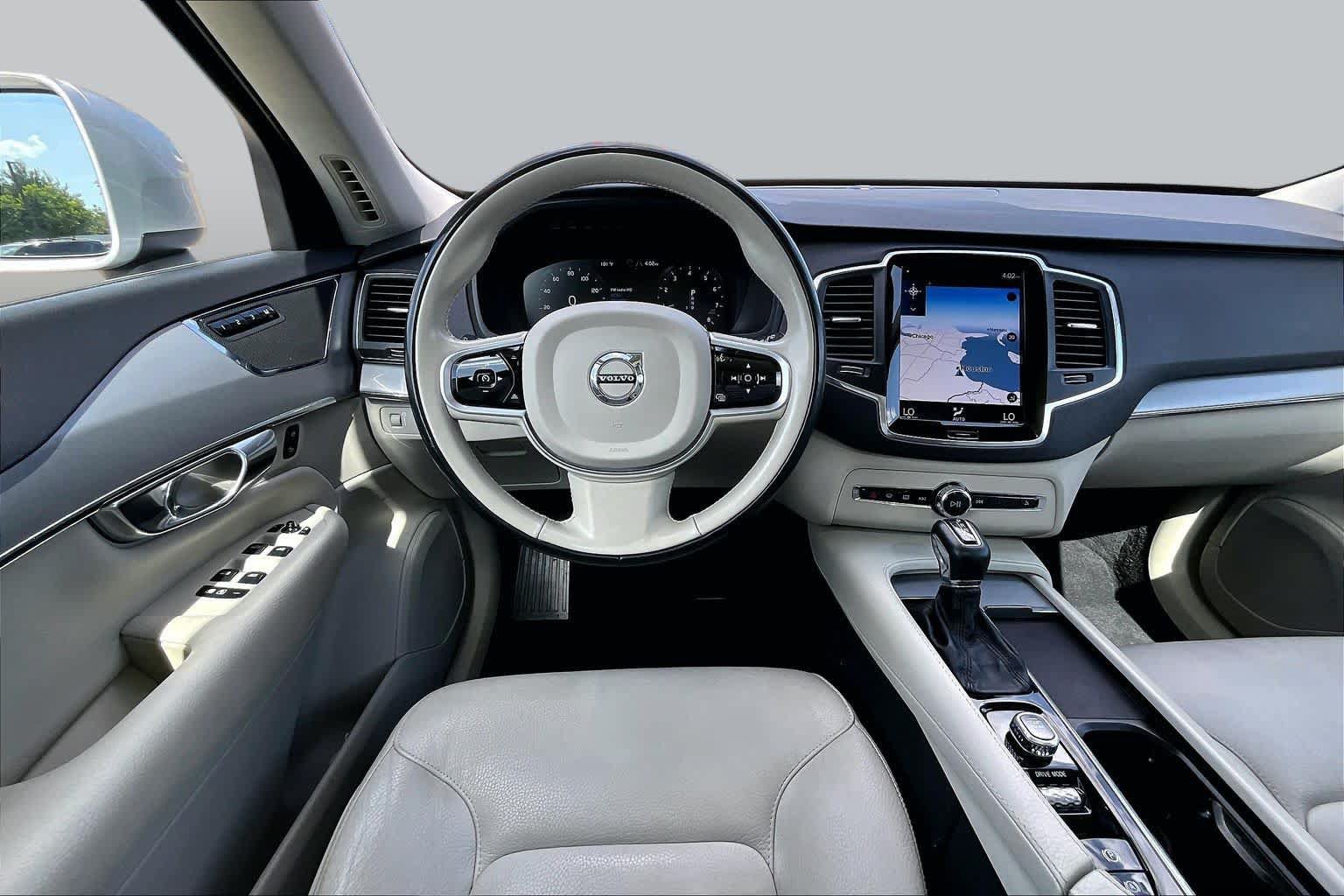 Used 2021 Volvo XC90 T5 Momentum w/ Protection Package Premier FWD image 6