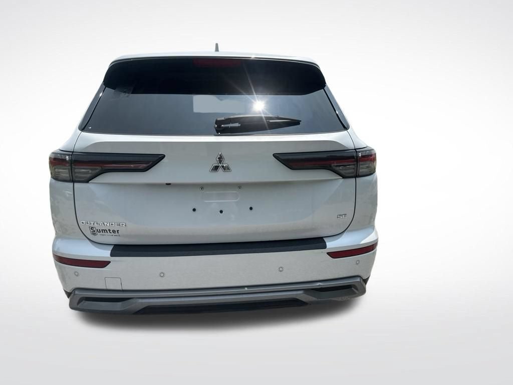 Used 2025 Mitsubishi Outlander SE FWD image 5