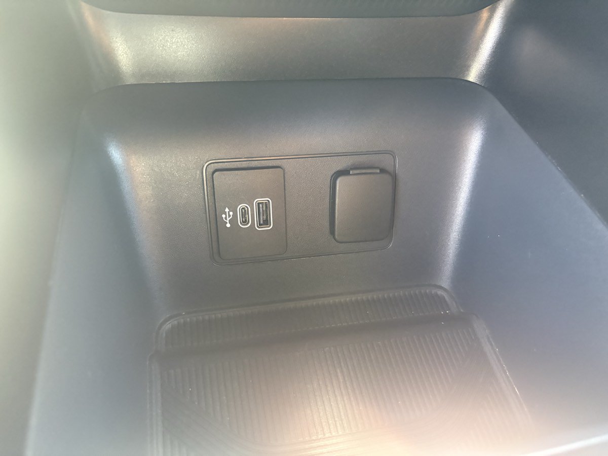 Used 2026 Ford Explorer ST-Line w/ ST-Line Street Pack RWD image 30