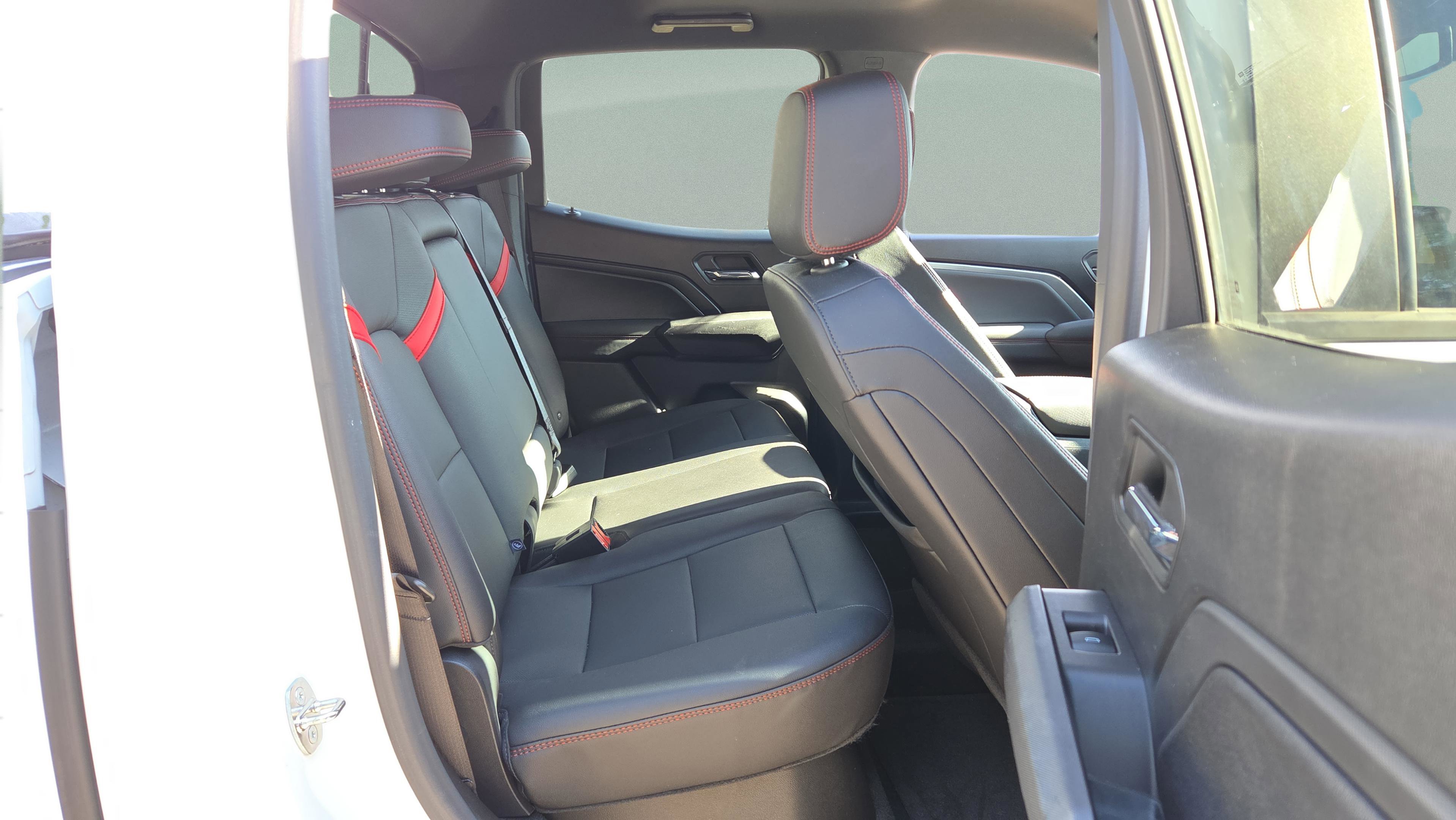 Used 2023 Chevrolet Colorado Z71 w/ Z71 Convenience Package 2 image 14