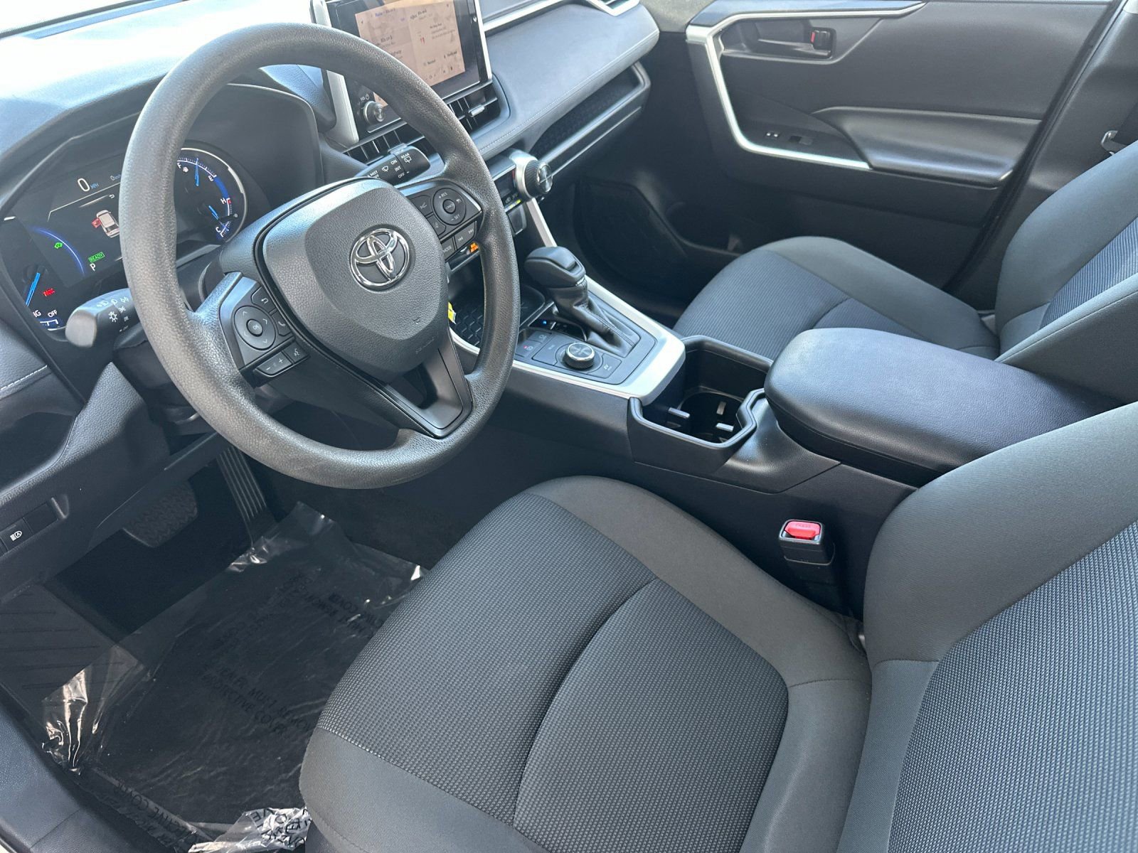 Used 2025 Toyota RAV4 LE AWD/4WD image 9