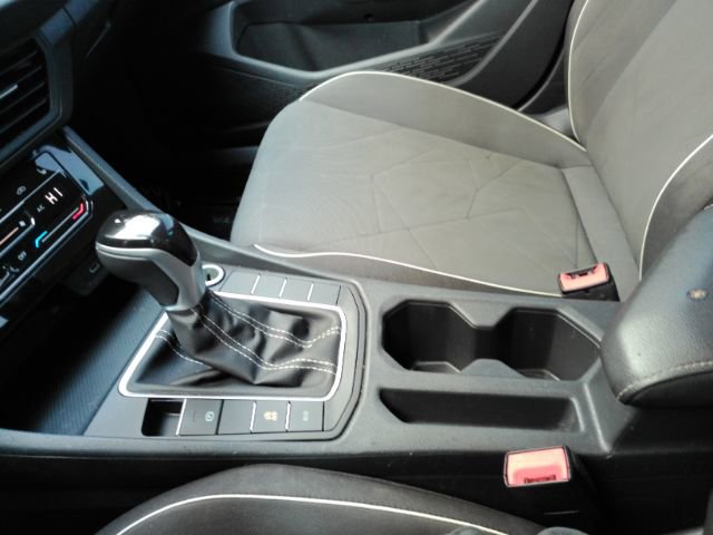 Used 2025 Volkswagen Jetta Sport image 39