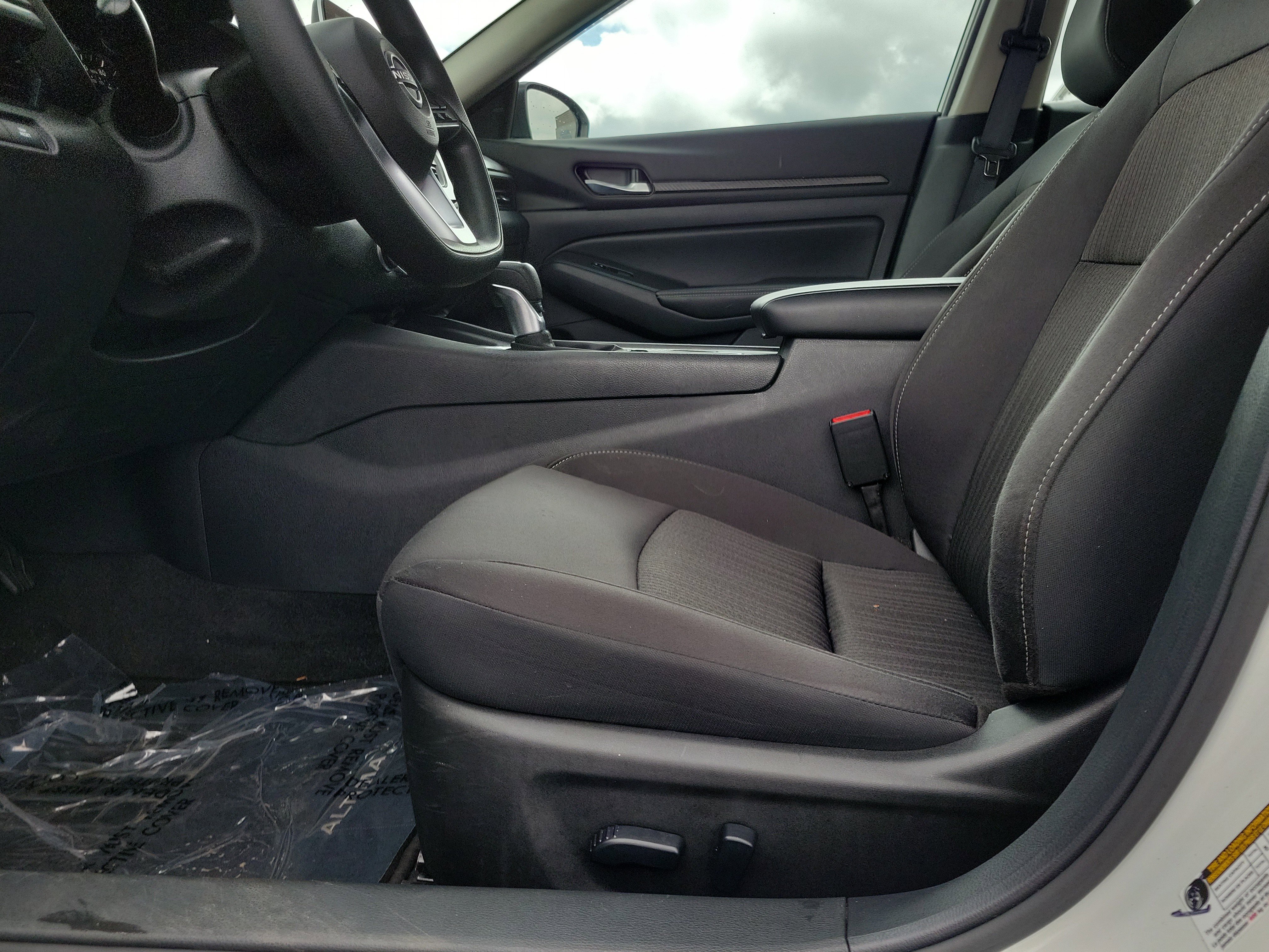 Used 2025 Nissan Altima 2.5 SV FWD image 16