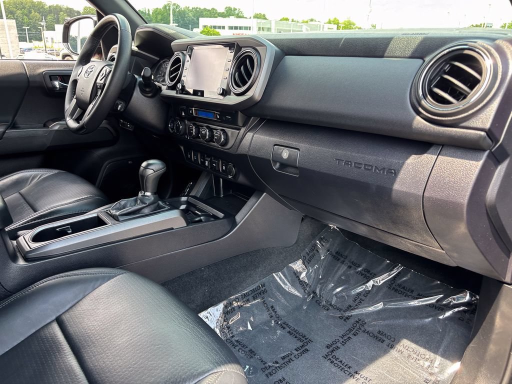 Used 2021 Toyota Tacoma TRD Sport w/ TRD Premium Sport Package AWD/4WD image 44