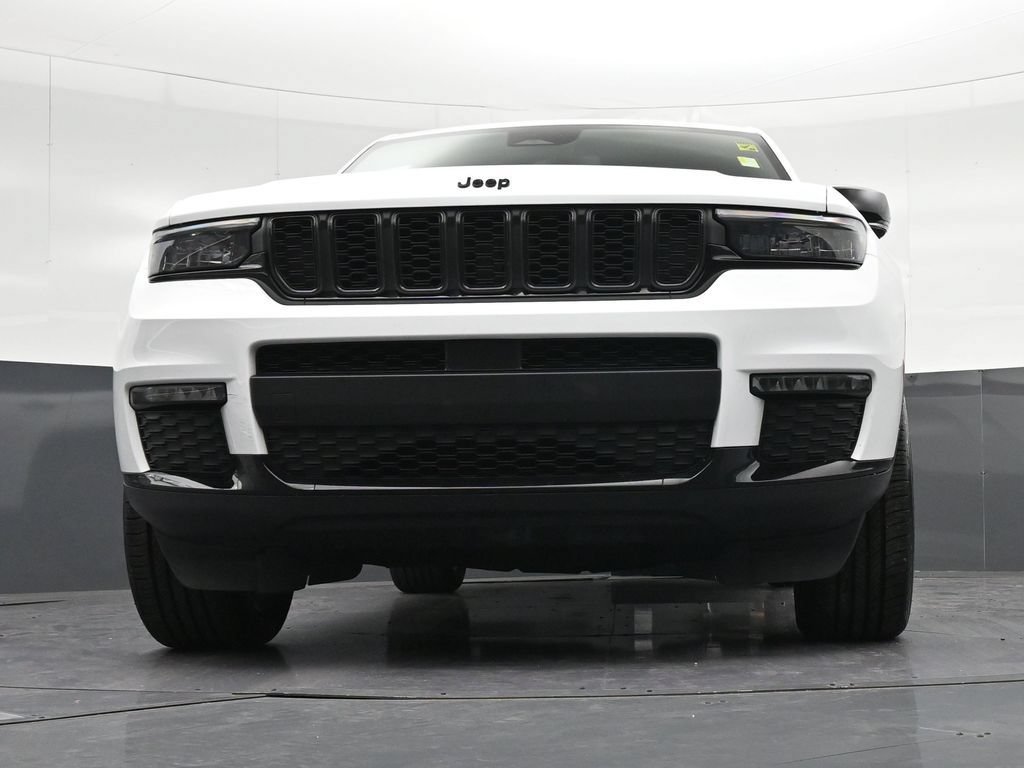 Used 2024 Jeep Grand Cherokee L Limited w/ Black Appearance Package AWD/4WD image 26