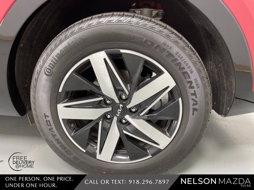 Used 2022 Kia Sorento S w/ Panoramic Sunroof Package image 12