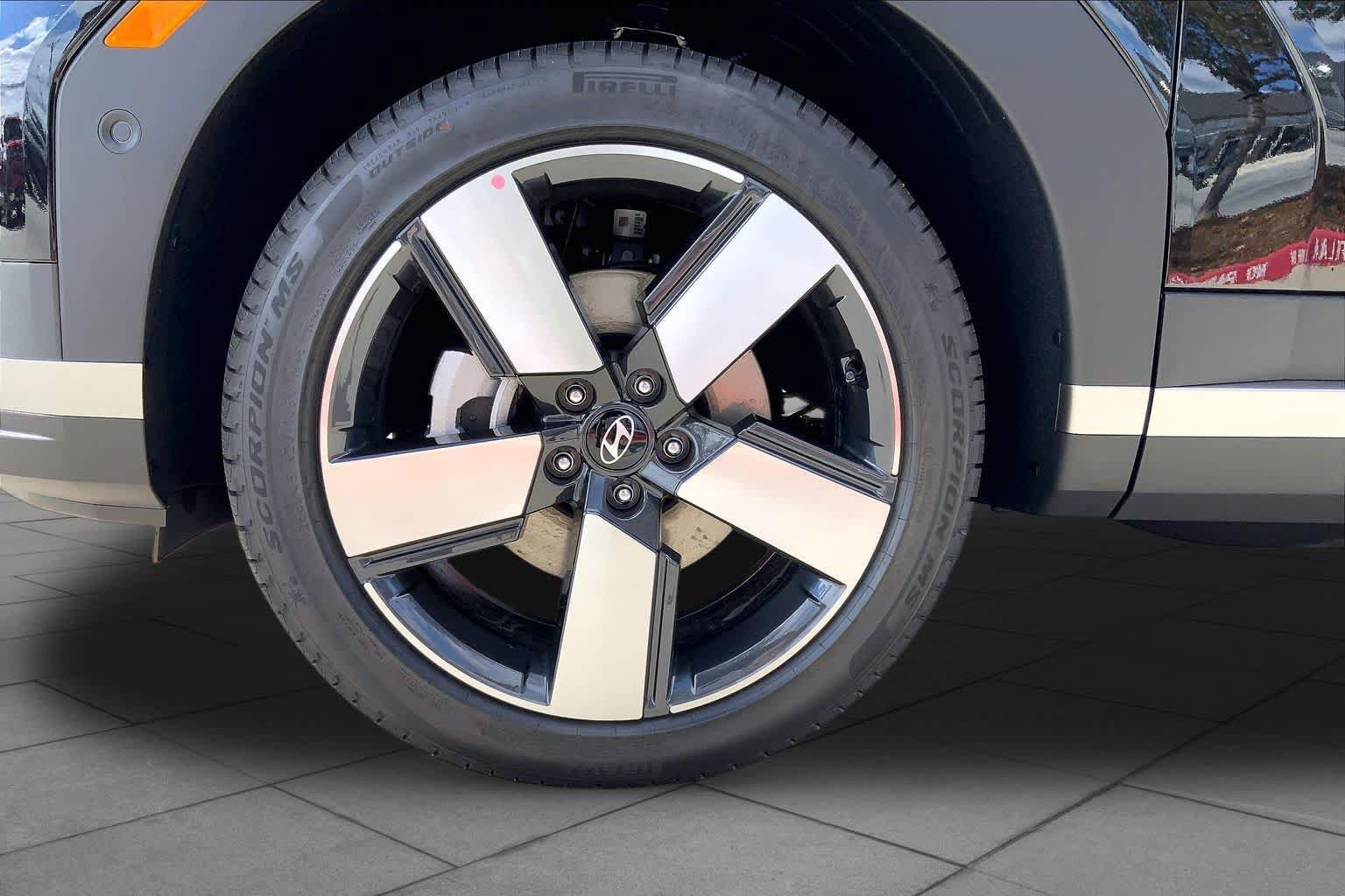 New 2027 Hyundai Santa Fe Limited FWD image 11