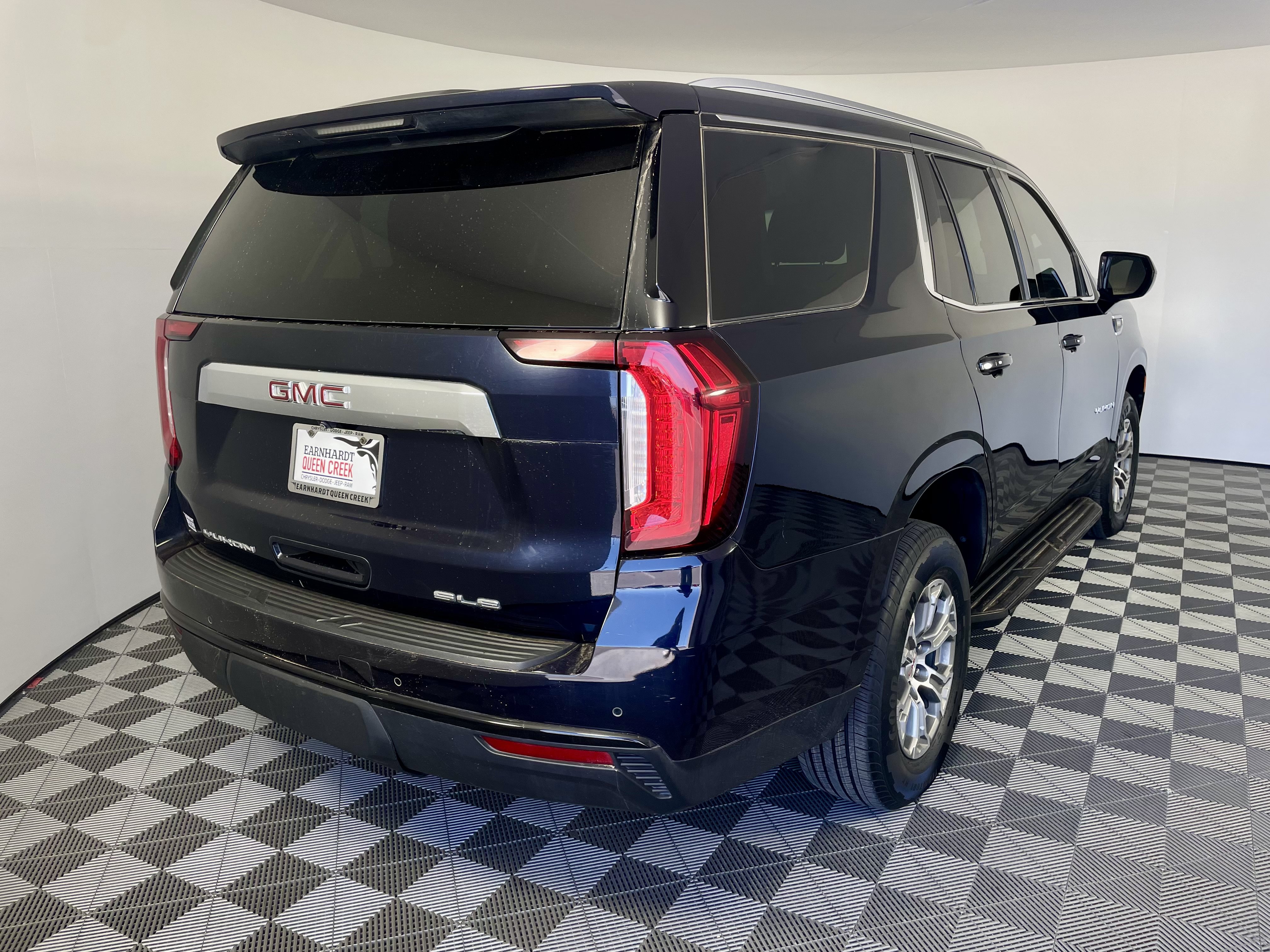 Used 2021 GMC Yukon SLE AWD/4WD image 5