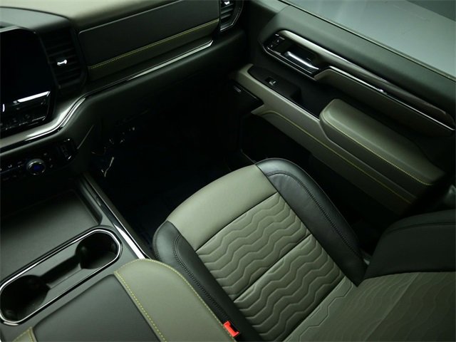 Used 2024 Chevrolet Silverado 2500 ZR2 w/ Technology Package image 10