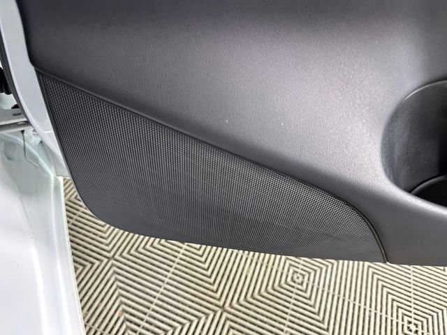 Used 2019 Tesla Model 3 Performance image 28