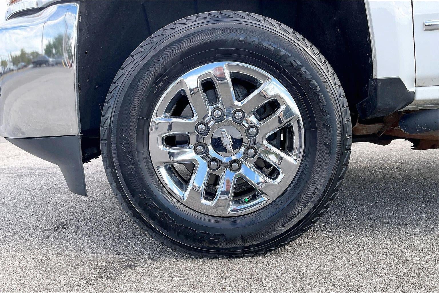 Used 2019 Chevrolet Silverado 2500 LTZ AWD/4WD image 9