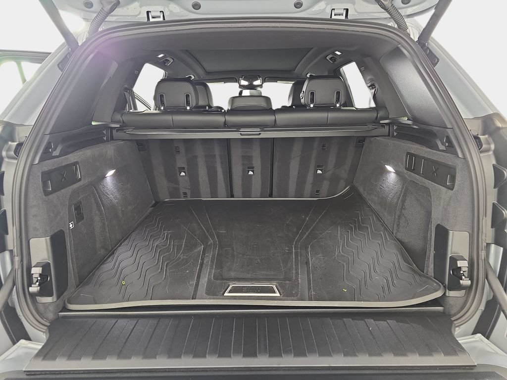 Used 2026 BMW X5 xDrive40i w/ M Sport Package AWD/4WD image 13