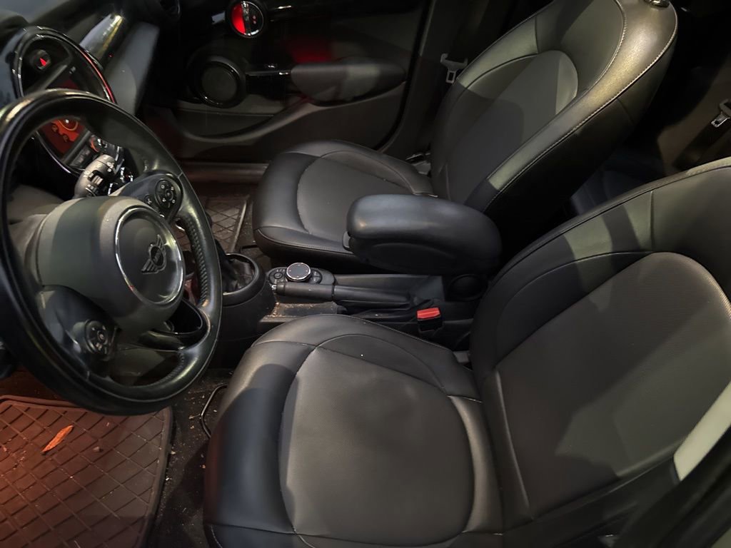 Used 2019 MINI Cooper 4-Door Hardtop image 8