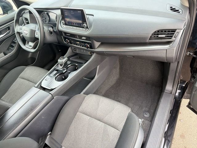 Used 2025 Nissan Rogue SV image 27