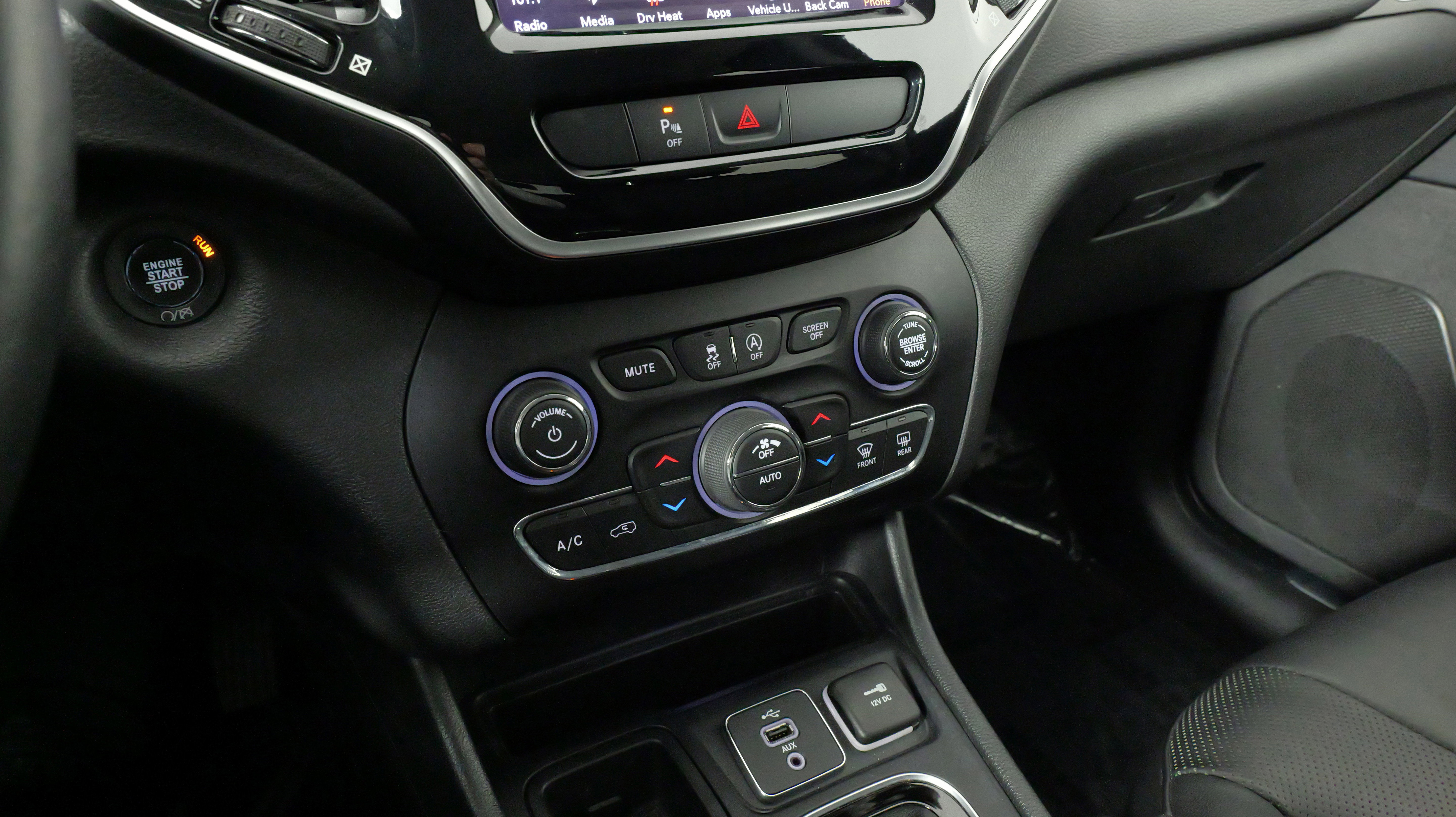 Used 2019 Jeep Cherokee Limited image 48