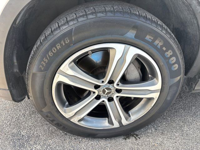 Used 2017 Mercedes-Benz GLC 300 4MATIC w/ Premium 3 Package image 8