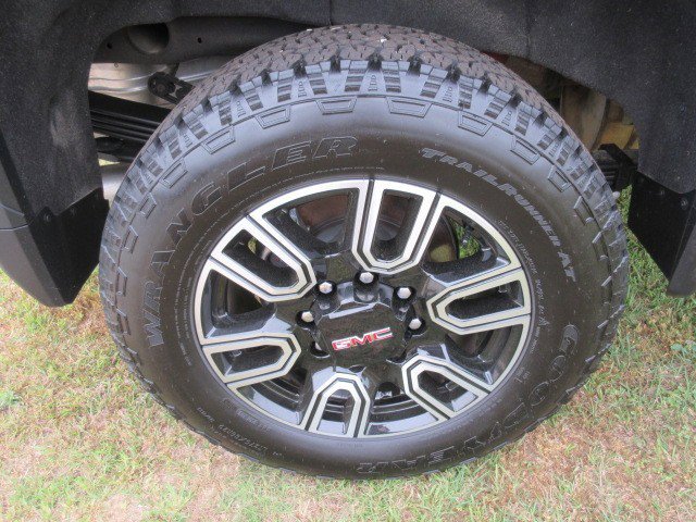 Used 2023 GMC Sierra 2500 AT4 w/ AT4 Preferred Package image 10