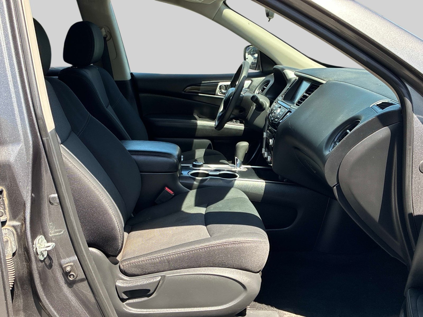 Used 2018 Nissan Pathfinder S AWD/4WD image 7