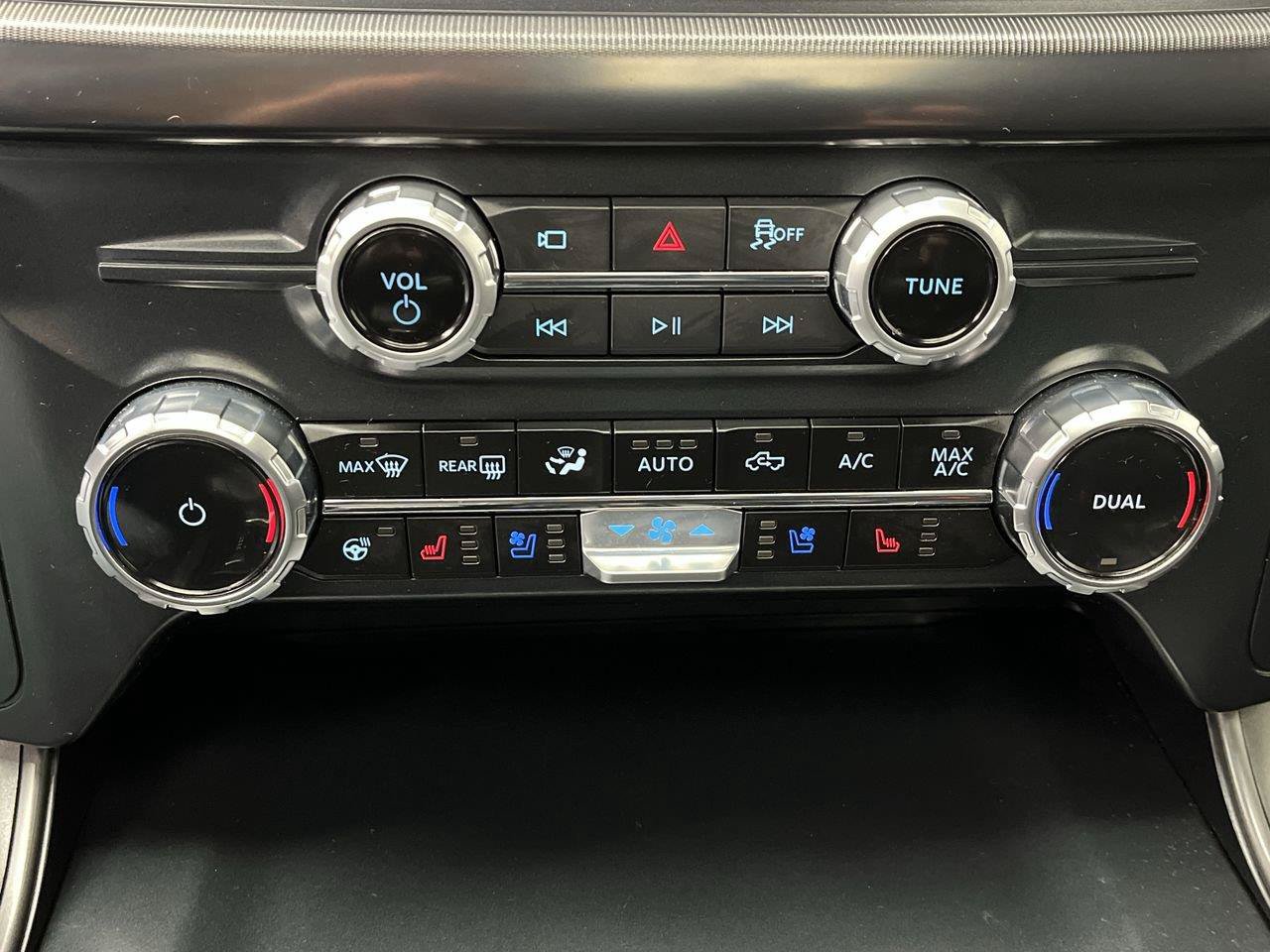 Used 2025 Ford F150 Lariat AWD/4WD image 26