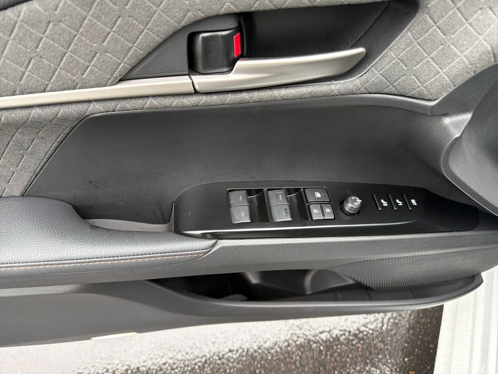Used 2025 Toyota Camry XLE image 10
