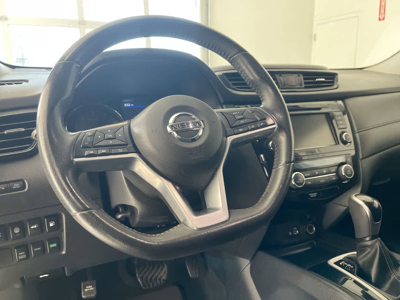 Used 2019 Nissan Rogue SV image 14