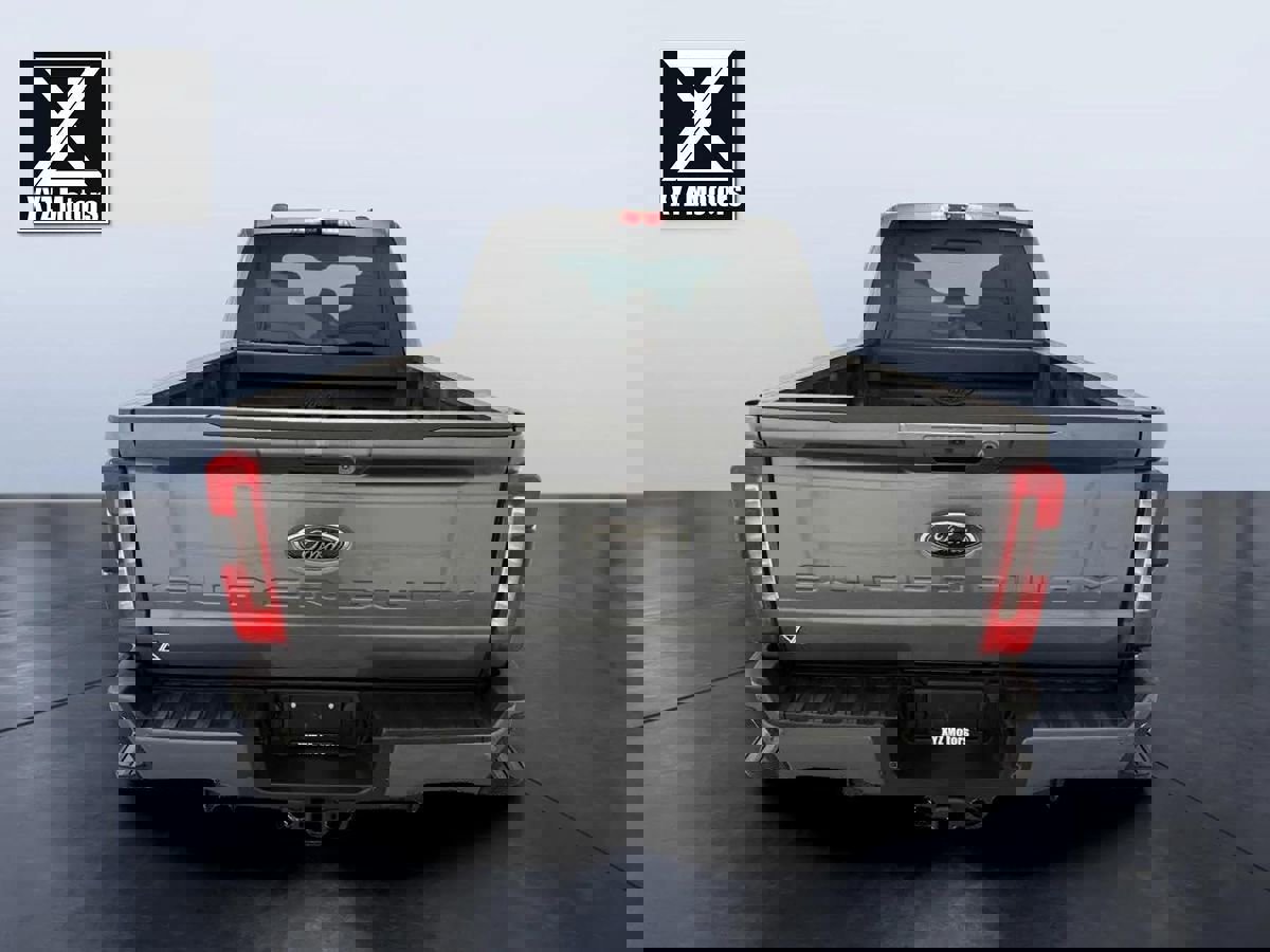 Used 2023 Ford F250 Lariat w/ Black Appearance Package image 5