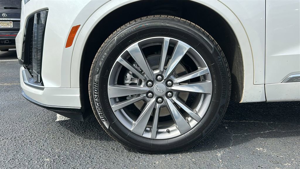 Used 2022 Cadillac XT6 Premium Luxury image 14