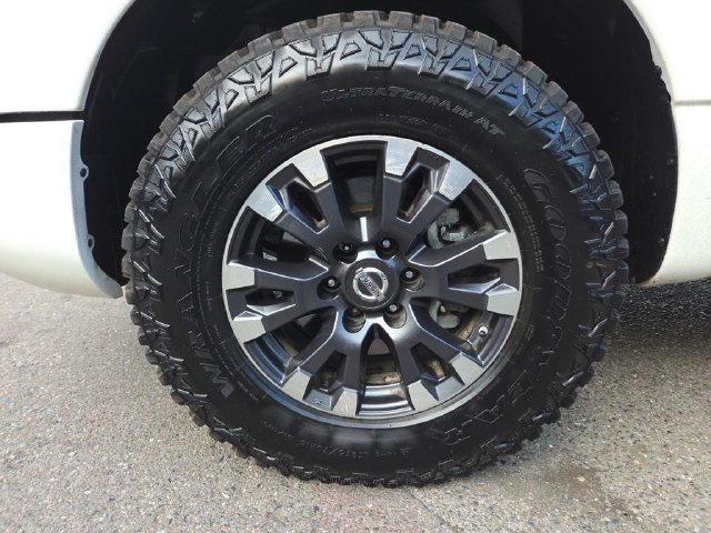 Used 2023 Nissan Titan S AWD/4WD image 25