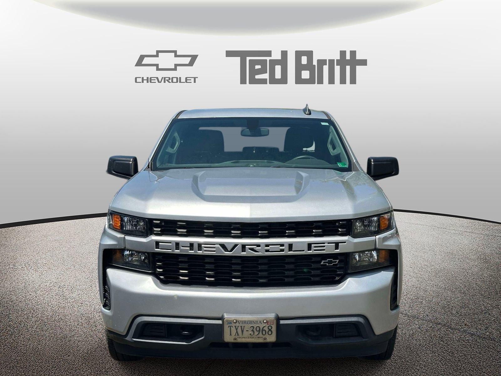 Used 2022 Chevrolet Silverado 1500 Custom w/ LPO, Dark Essentials Package AWD/4WD image 2